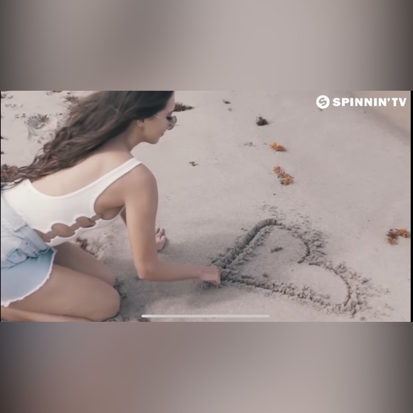 Forever 21 Bodysuit Top in White sz Small - Picture 4 of 4